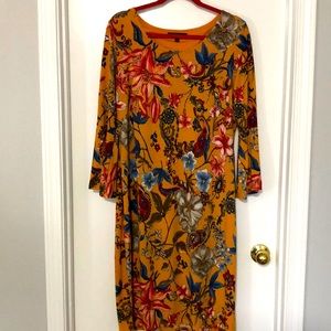 Stretchy floral dress